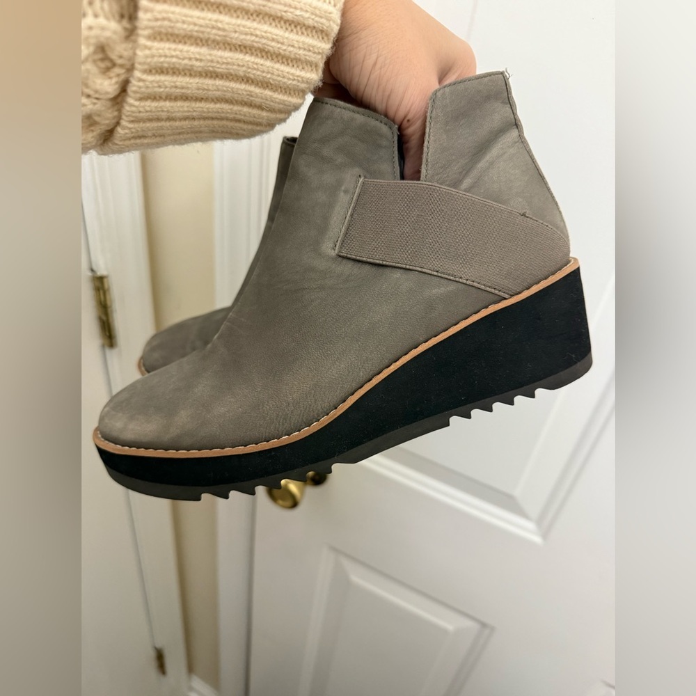 GUC Eileen Fisher Lark Gray Wedge Heel Booties Size 8 Leather Upper - Picture 10 of 10